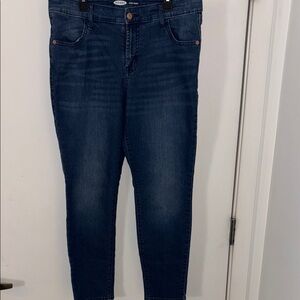 Old Navy Blue Ankle Cropped Jeans with Subtle Fading